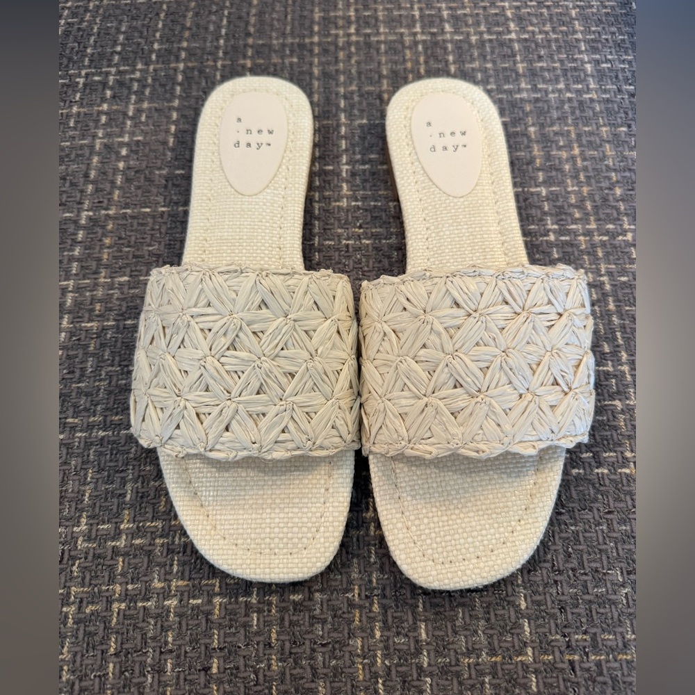 Women’s A New Day White Beige Ariella Sandals Size 7 US, NIB